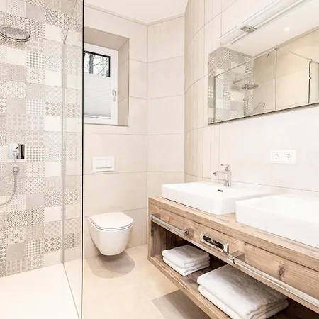 Apartment Center-apartment - Im Stadtzentrum In Perfekter Lage & Balkon Innsbruck