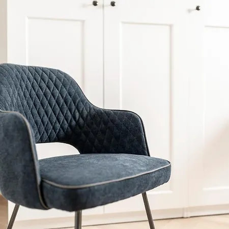 Apartman Center-apartment - Im Stadtzentrum In Perfekter Lage & Balkon