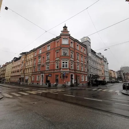 Center-apartment - Im Stadtzentrum In Perfekter Lage & Balkon Lägenhet