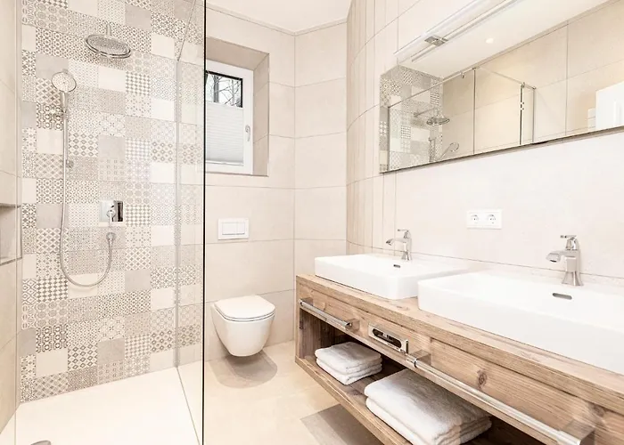 Appartement Center-apartment - Im Stadtzentrum In Perfekter Lage & Balkon Innsbruck