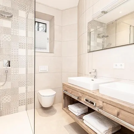 Appartement Center-apartment - Im Stadtzentrum In Perfekter Lage & Balkon Innsbruck