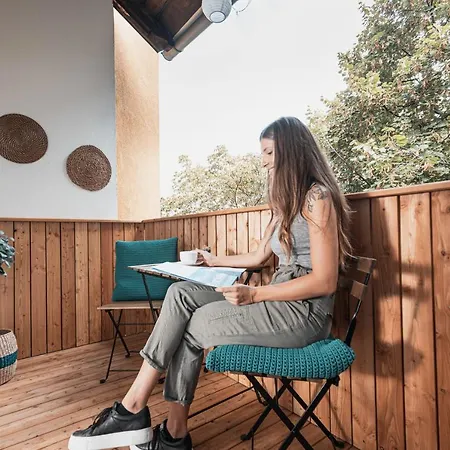 Center-apartment - Im Stadtzentrum In Perfekter Lage & Balkon Apartamento